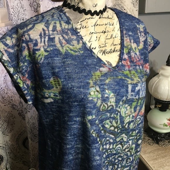 Chico’s short sleeve lace detailing top - Picture 2 of 8